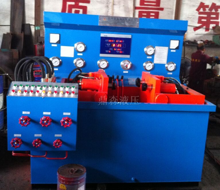 試壓現場(chǎng)圖，可選配電腦，打印以及遠程監控